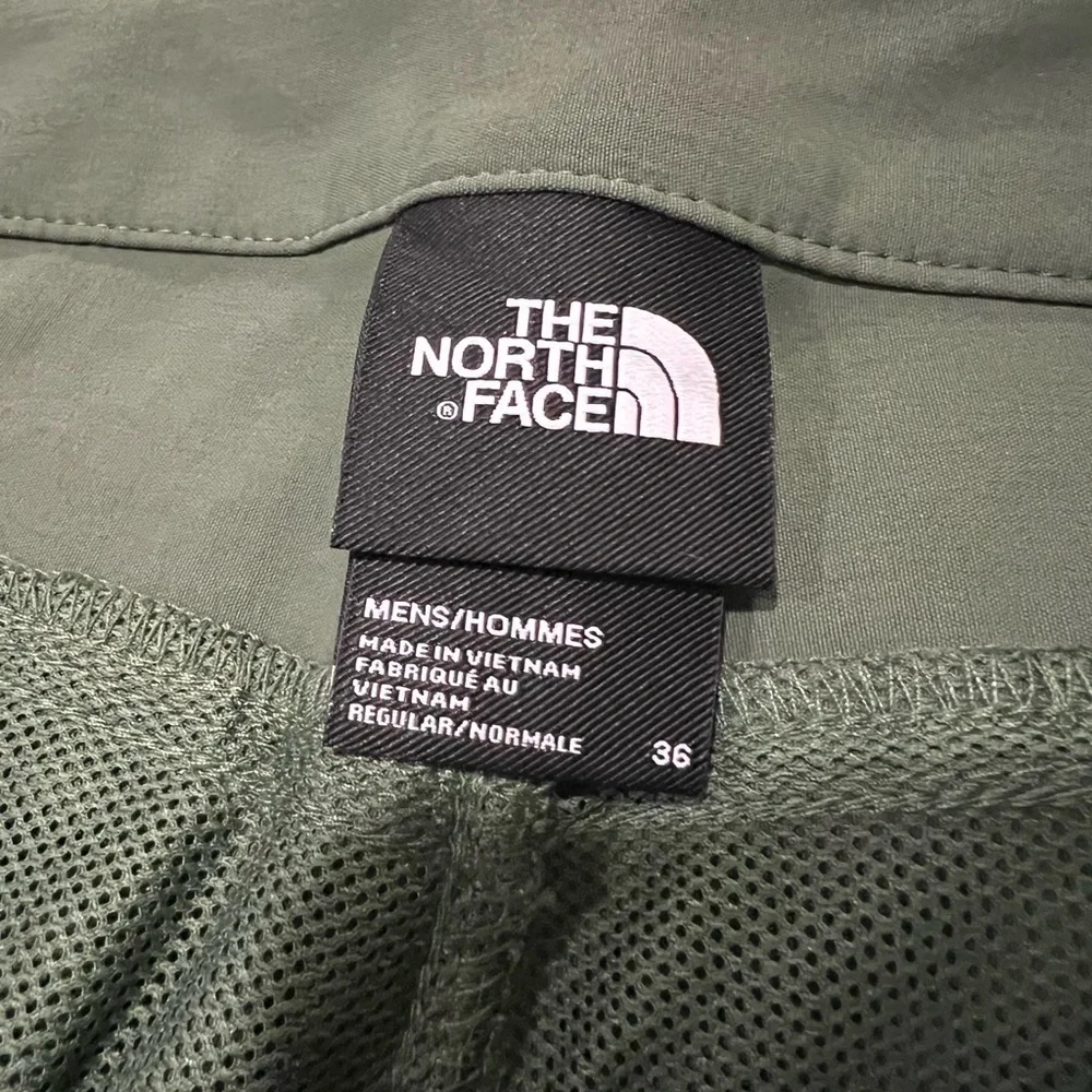 The North Face Men’s Convertible Pants - size 26